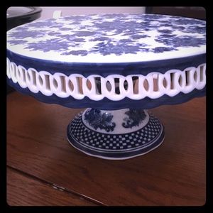 Cake stand